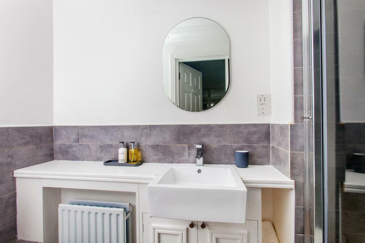2Bed 2Bath Apartment In Fitzrovia - Free Exclusive Parking ロンドン エクステリア 写真